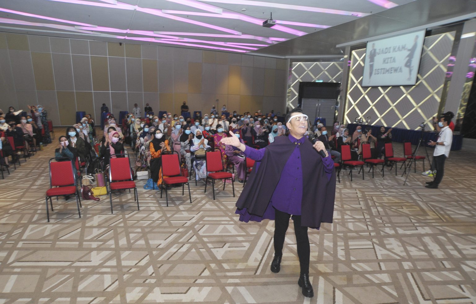 SEMINAR GURU MERAK SUNTIK SEMANGAT GURU MENGAJAR DALAM NORMA BAHARU